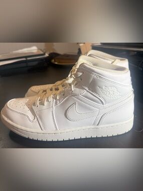 Nike Air Jordan 1 Mid Triple White Size 11 CLEAN!